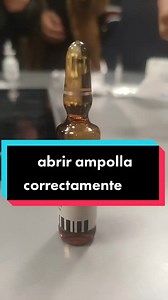 hoy aprendemos a romper una ampolla de medicación correctamente para no sufrir lesiones.⚠️ MEDICACION CADUCADA PARA PRACTICAS⚠️#tes #ambulancia #ambulance #follow #sanitarios #like #fyp #emergency #medicina #greenscreen #medicacion #ampollas