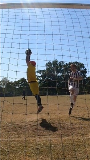 ​How to Claim High Balls When You’re the Smallest Player on the Pitch