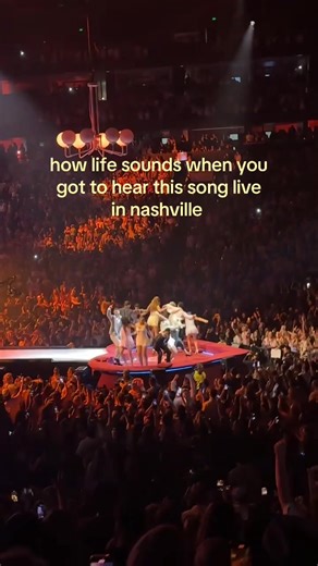 part 2?🫣 @hallie perry @Hannah B!! #sabrinacarpenter #shortnsweet @Sabrina Carpenter #nashville #gogojuice #girl