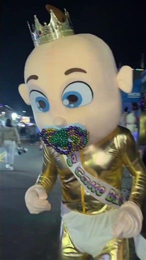 King Cake Baby having fun at Galveston Mardi Gras!!! #kingcake #holidayrove