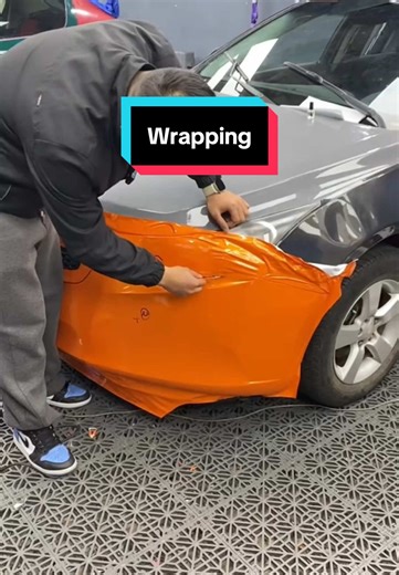 How to Wrap a Car with Vinyl for a Professional Finish