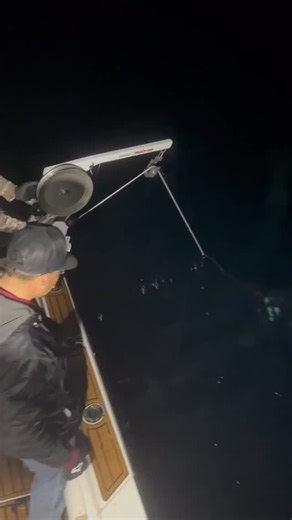 We are looking forward to the 2025 Lobster Season! How many bugs in this Ambush hoop net! 🎥: @wetwillyfishing #lobsterfishing #lobster #lobsters #socalfishing #fishing #sportfishing #repost | Promar & Ahi USA