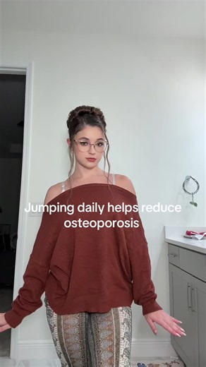 Zoey Ava 💗 (@funwithzoeyy)’s video of Jumping Fitness