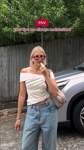 Burts Bees Relevant in any moment 1