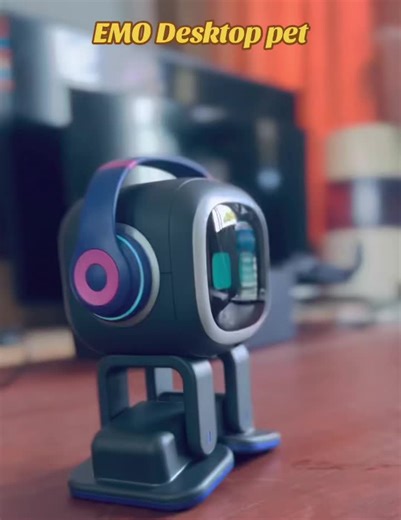 EMO Desktop Pet: Your Interactive Digital Companion