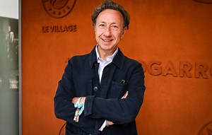 Teckels, jeux de mots… A quoi ressemble la marque de vêtements de Stéphane Bern