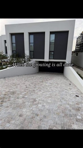 Stunning Cobblestone Tiling for Luxurious Finishes