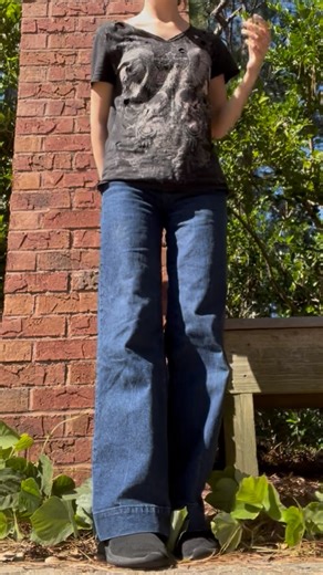 Lavender 🗝️⚓️🎧♫⋆｡♪⋆* on Instagram: "yeah it was twelve (normal) lightning bolts all along, in reference to her 12th album and the lyric "dancing through the lightning strikes". it's okay guys! everyone makes mistakes and this is your first rodeo. the right also tried to prove that taylor was a n4zi way back when and it didn't go well for them either . #taylorswift #thelifeofashowgirl #tswift #music #popmusic #tloasg #opalite #opalitenecklace #popculture #swiftie #reels #explore"