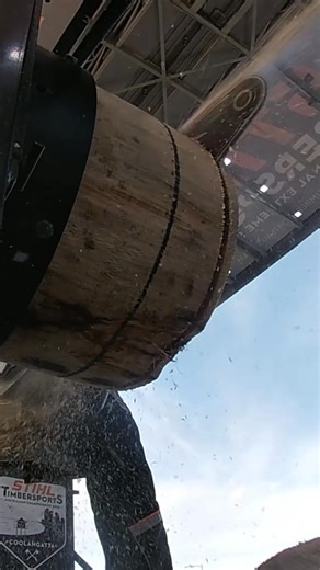 Kody Steers ripped the Hot Saw in 5.30 seconds, the 2nd fastest of the Championship 🔥 Can he go even faster next year? Let us know below 👇 #TIMBERSPORTS #KodySteers #HotSaw | STIHL Timbersports