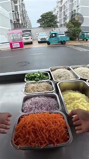 Setting Cart to Make Crazy Street Food