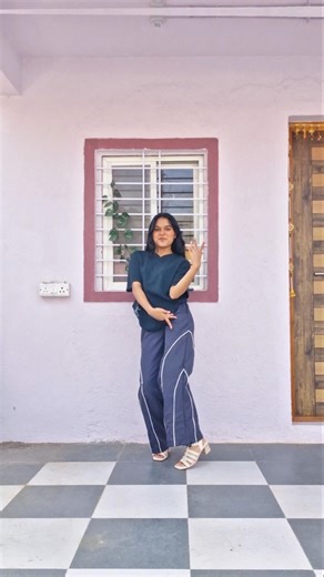 chamaka chamaka🩷#shorts #shortsfeed #ytshorts #trending #viralvideo #bollywood #song #dance #viral