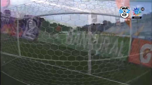 Cremas vrs. Aurora 23’ ✔️ ACIERTO del AA1 al validar la jugada del GOL de Aurora, el anotador estaba HABILITADO por el penúltimo defensor crema. 🎥 Albavisión | VAR 502 GT