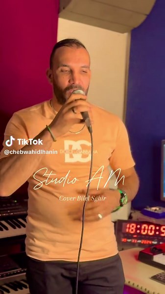 Cheb wahid lhanin🎙️ft@abdou pianiste 🎹 ويلي ويلي من هاد العشق خلااااص😔#قالمة_24_بلادي_الزينة🌸😻 #الشعب_الصيني_ماله_حل😂😂 #عنابة_قسنطينة_سطيف #cheb_momo #foryoupage #capcut #foryou #anaba #geulma