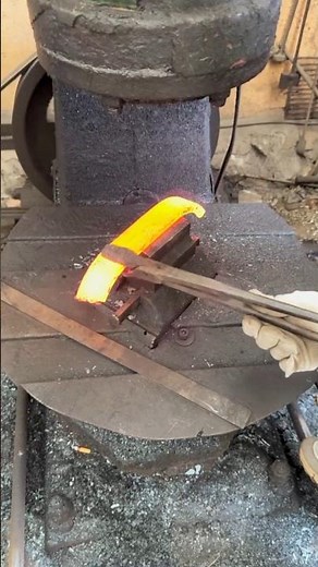 Forging a Knife from a Bearing 🎉 DIY High Carbon Steel Blade Making Process 👍 #shorts