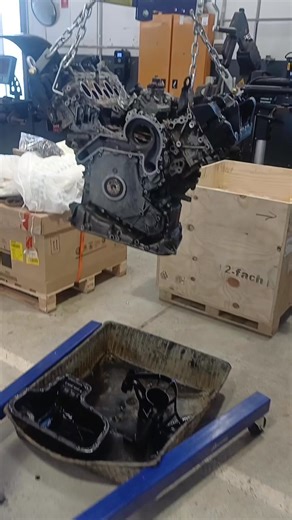 Diesel engine v6 knocking sound big job💪💪 #mechaniclife #ofwabroad #fbreels2025ツ #followerseveryone | Eman Garage Repairs