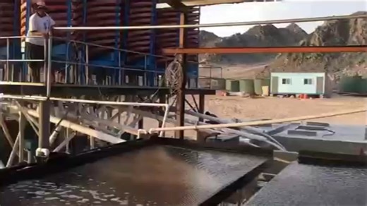 Small Scale Gold Separator Machine Shaking Table Gold Mining Equipment