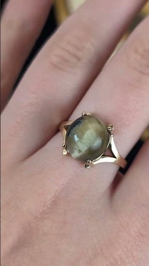 Cat’s Eye Chrysoberyl is rare and unmistakable