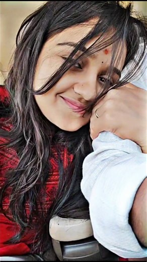 Ŕøwdÿ bábÿ on Instagram: "2025 was full of fun, more divinity, absolute love and many memories ❣️ surrounded with the best 😘❤️"