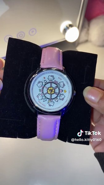Tag your bestie 🎀🎀🎀#hellokitty #hellokittylover #hellokittygirl #hellokittywatch #watch #gift #girlywatch #trending #hellokittygifts #hellokitty😻 #watchmaking #kittyfans #sanariocharacter #pandora #fashion #girly #kitty #girls