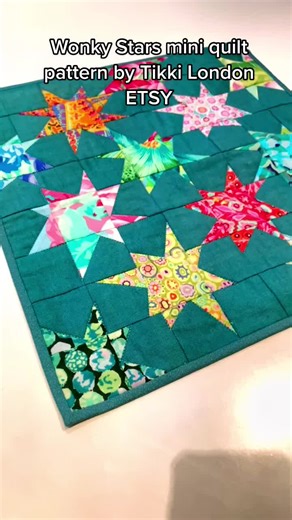 Wonky stars mini quilt pattern #etsyshop #tikkilondon #wonkystarsquilt #wonkystarsquiltpattern #smallbusiness #quiltpatterndesigner #indiequiltdesigner