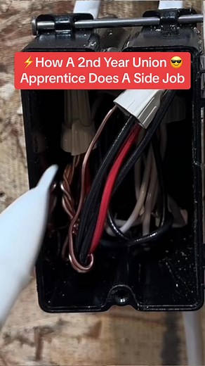 ⚡️How a 2nd year union apprentice trims out a 3way switch on a side job!!!😎#whackhack #wkhk #thebasementking #electriciansoftiktok #unionelectrician #electrician #electricalapprenti | King Whack Hack