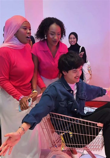 Yang diinvite2 aja yachhhh pungg, seru banget Lazada Run Ngabuburit Edition kali ini main sm ayangg kita baskara 🤭 Belanja jg deh pung mumpung Lazada 3.3 Ramadan Mega Sale yach. 😇🙏🏾 #lazadaid #lazadaramadhan