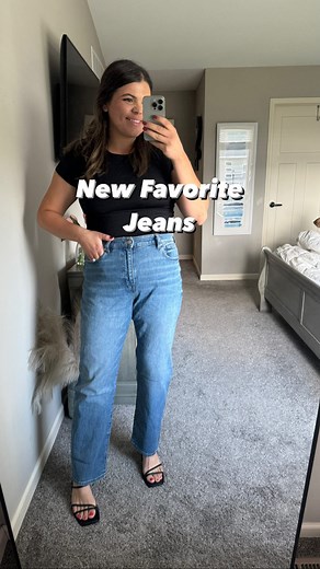 Obsessing over these fall jeans from @madewell ! I’m in a true size 12 (31) and these jeans are PERFECT for an apple shape body! Have you tried these yet?! Adding to my LTK so you can try them too 🫶🏼 #midsize #size12 #madewell Best midsize jeans, fall jeans outfit, midsize jeans, fall jeans , apple shape | Erica Suckow