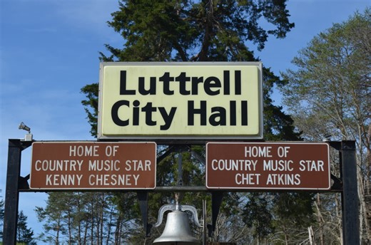 Lawsuit against Luttrell withdrawn by environmental group