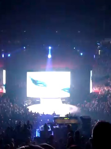 Britney Spears Live in Berlin: Break the Ice & Womanizer