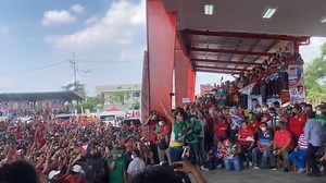 WATCH: Actor and senatorial candidate Robin Padilla tells the crowd that the Philippines needs "continuity" as he pushes for the candidacies of presidential candidate Ferdinand 'Bongbong' Marcos Jr. and Vice presidential bet Sara Duterte. He then serenades the crowd. #VotePH #OurVoteOurFuture | via Nestor Corrales, Philippine Daily Inquirer | INQUIRER.net