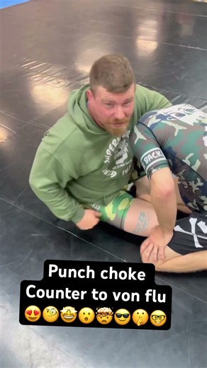 Punch choke counter to von flu #bjj #mma #choke #submission #gym #fitness