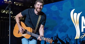 Country Singer Brett Eldredge Encounters Bear In Garage
