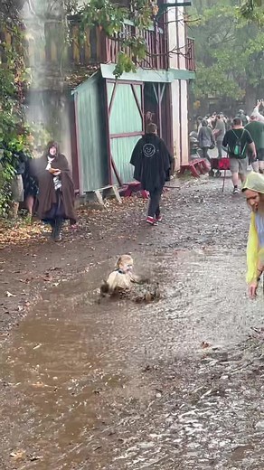 Rainy ren fest 🧡