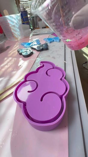 I’m so in love with this #pink #glitter #cloud *** *** *** *** #resinart #resinartist #theresinhole #resin #resina #resine #epoxyresin #eyecandypigments #resinartwork #resincraft #epoxyresin #epoxyresinart #pouringresin #unmoldingresin #demoldingresin #reveal #1000hashtags | Down The Resin Hole