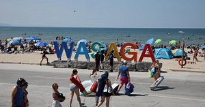 A ‘serial pooping problem’ or something else? What’s really behind the rumours about people defecating at Wasaga Beach