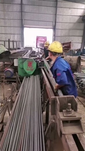 Cutting process of steel bars in a workshop