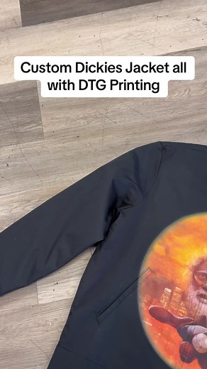 We printed this jacket all with Direct To Garment Printing. Alot of shops will tell you it’s impossible but here at the Trend Machine we can bring your idea to life 🤝🏽 #thetrendmachine #dtgprinting #directtogarmentprinting #clothingbrand #customjacket