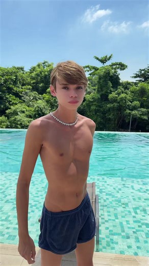 Dança Diversão na Piscina com Henri Medina