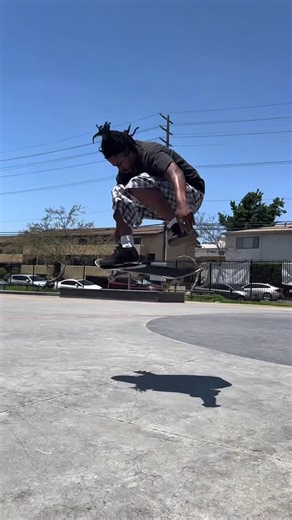 Cyril C Roy Palmer🌟 on Instagram: "This is how to front pop shuv it #skateboarding #popshuvit #tutorial"