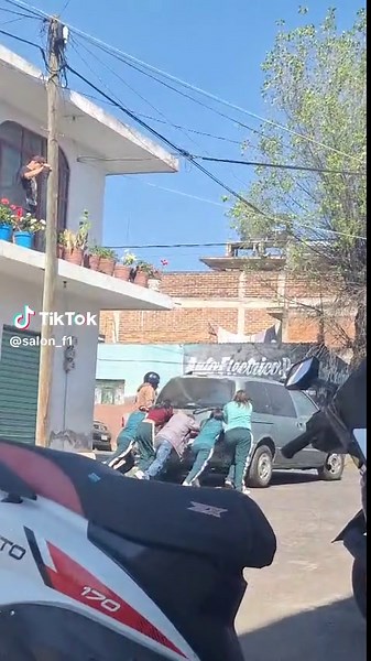 Carros deportivos y simuladores en acción