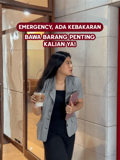 Kalo ada kebakaran di kantor, apa yang bakal kamu selametin duluan? 😭🙏 #kacc #kapalapicoffeecorner #ngopidiKACC