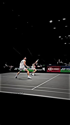 Pebulu tangkis ganda putra Indonesia Raymond Indra/Nikolaus Joaquin menyegel tiket babak kedua All England 2026 setelah menghajar ganda Korea Selatan Kang Min Hyuk/Ki Dong Ju lewat drama rubber gim, 17-21, 21-12, 21-19 di Utilita Arena Birmingham, Birmingham, Rabu pagi WIB. #raymondindra #nikolausjoaquin #badminton#indonesia🇮🇩#fyp