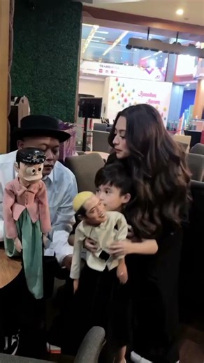 Langsung peluk, Adzam kangen banget sama Ayah Sule #shortvideo #nathalieholscher #sule #adzam