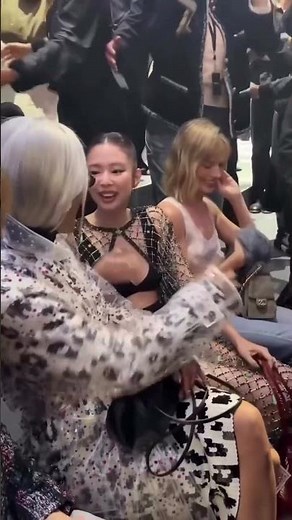 Jennie 和高允貞可愛同框！她還和瑪格羅比一同現身CHANEL大秀前排 #pfw