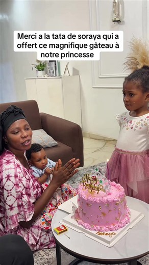 @Mr_Mrs_OYABLÉ @Josée BADOU epse Tiene merci ❤️ | fondant birthday cake
