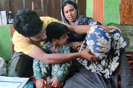 63K views · 150 reactions | Please Help my brother, Account no. 0709021130000418 name :- Parveez ahmad Bati , Google pay no. 9906515181 contact no. 9797752759 | IT. Reaction | Facebook