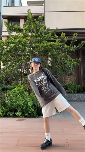 Sunbathing Style: Your Ultimate Outfit Guide