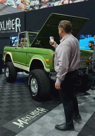 Explore Craziest Builds at Barrett-Jackson 2023