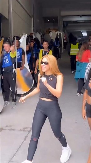 STARS OUTFIT pt.403 Shakira outfit in Mexico City, Mexico 2026