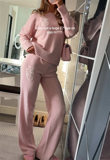 girls run don’t walk for the £7 ego sale !! how gorg is this set and the whole thing is under £16💗🎀 #tracksuit #loungewear